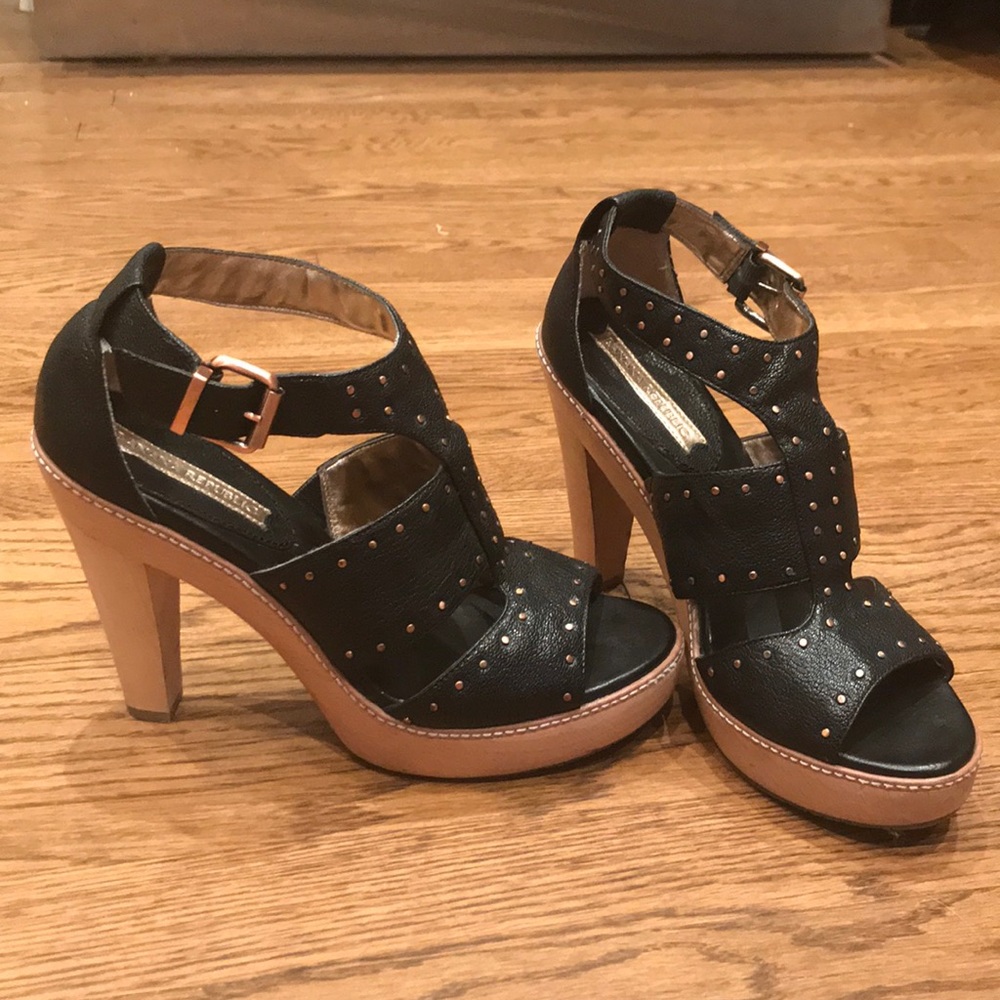 Banana republic heels
